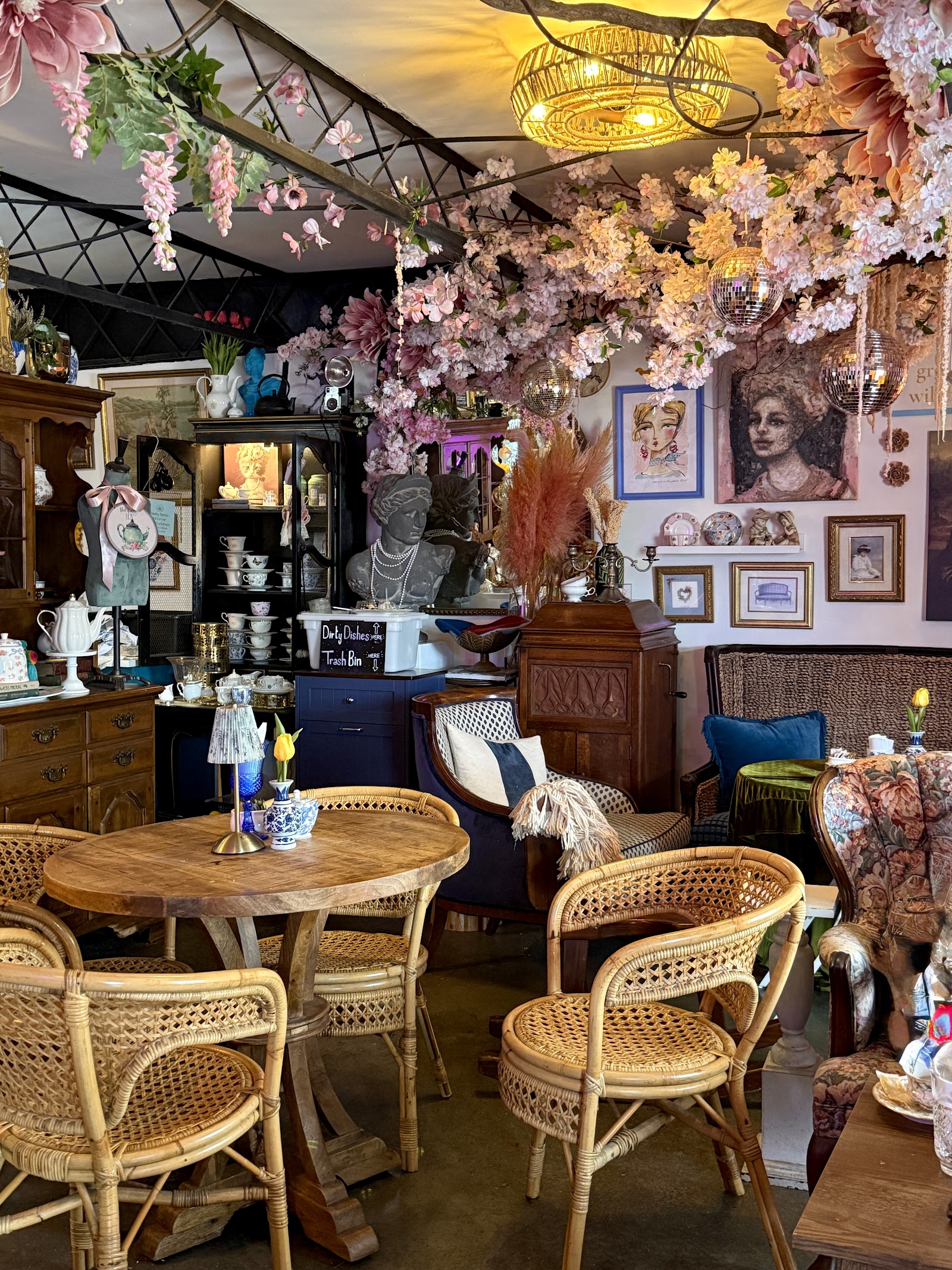 Blooming Floral Cafe