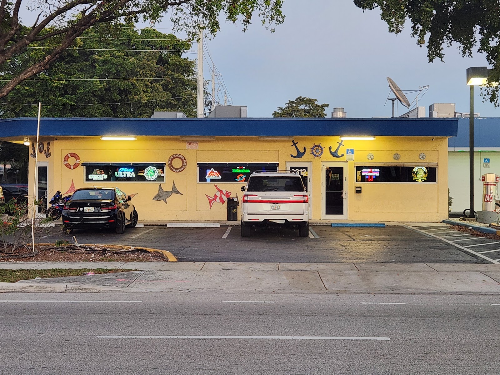 Freddie's Anchor Sports Grill