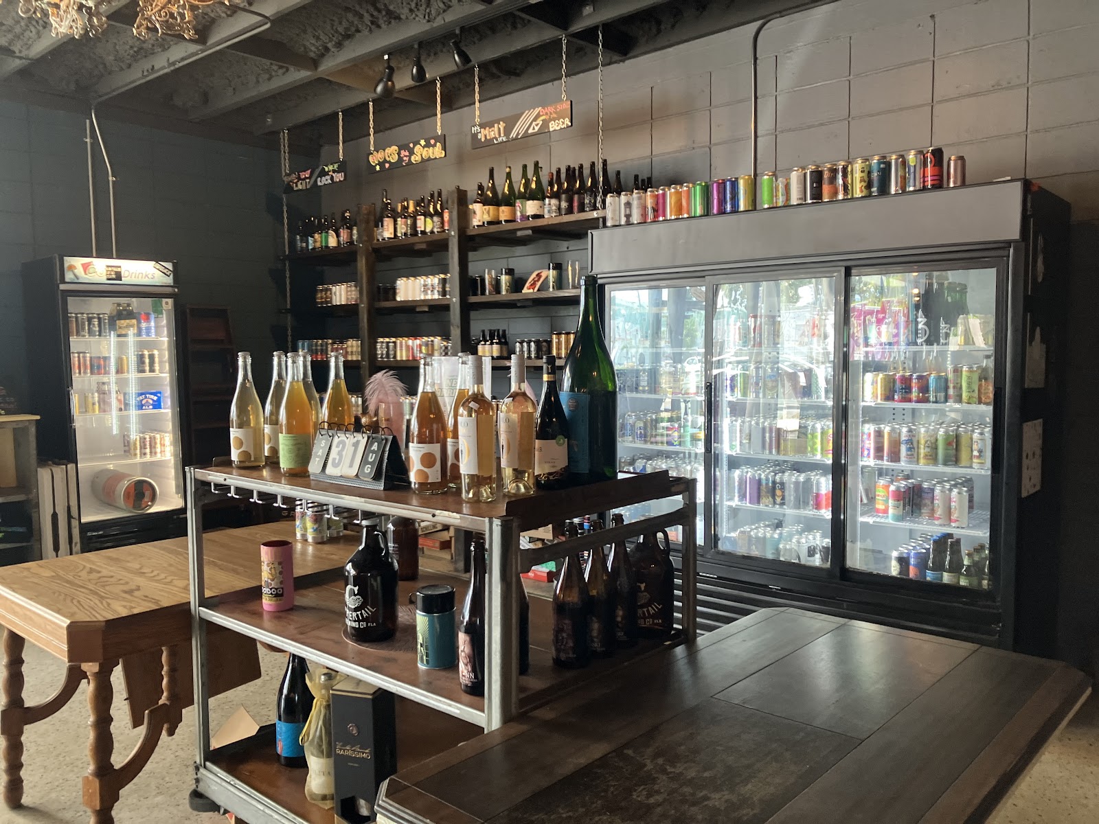 Hawthorne Bottle Shoppe