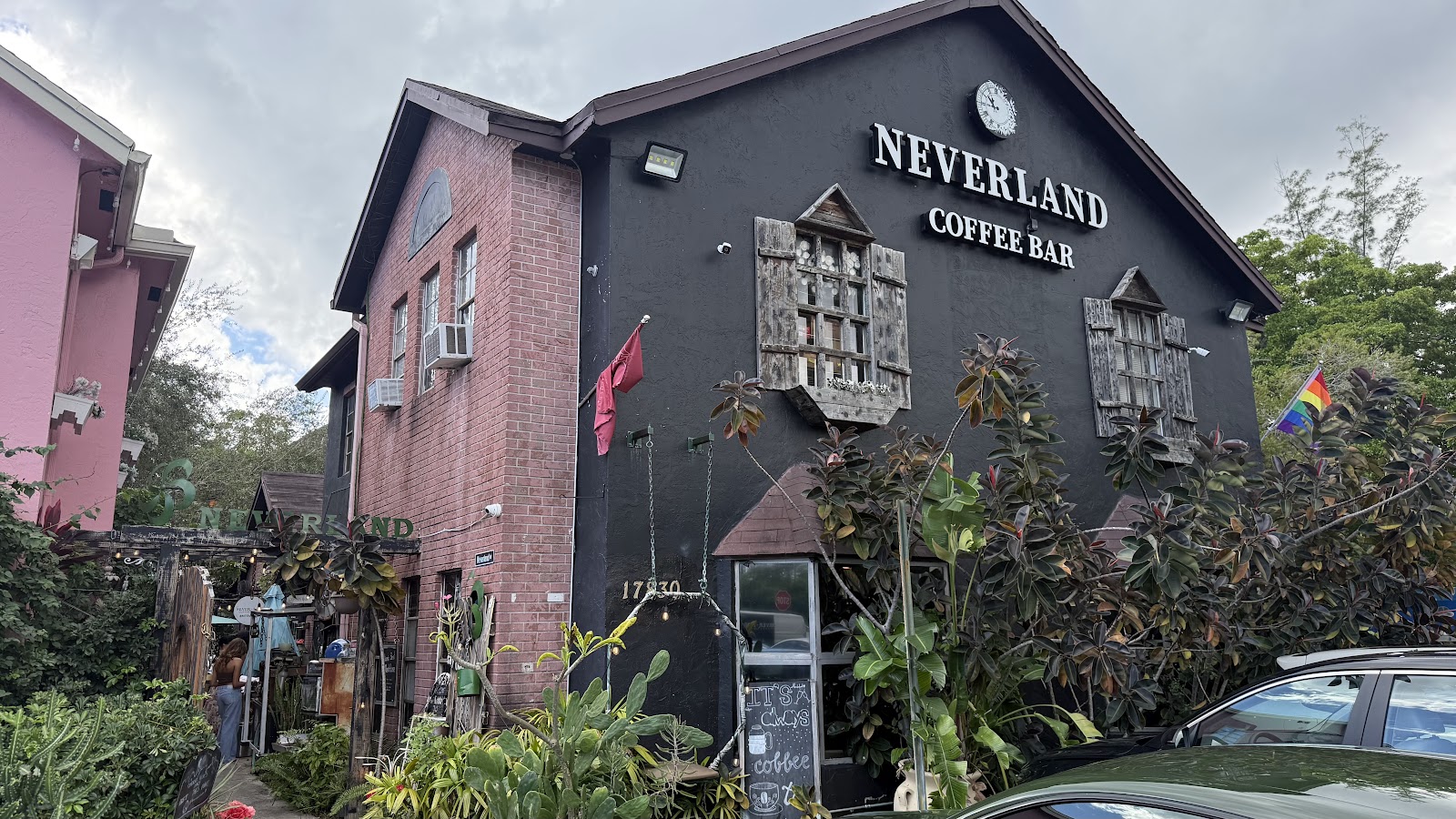 Neverland Coffee Bar