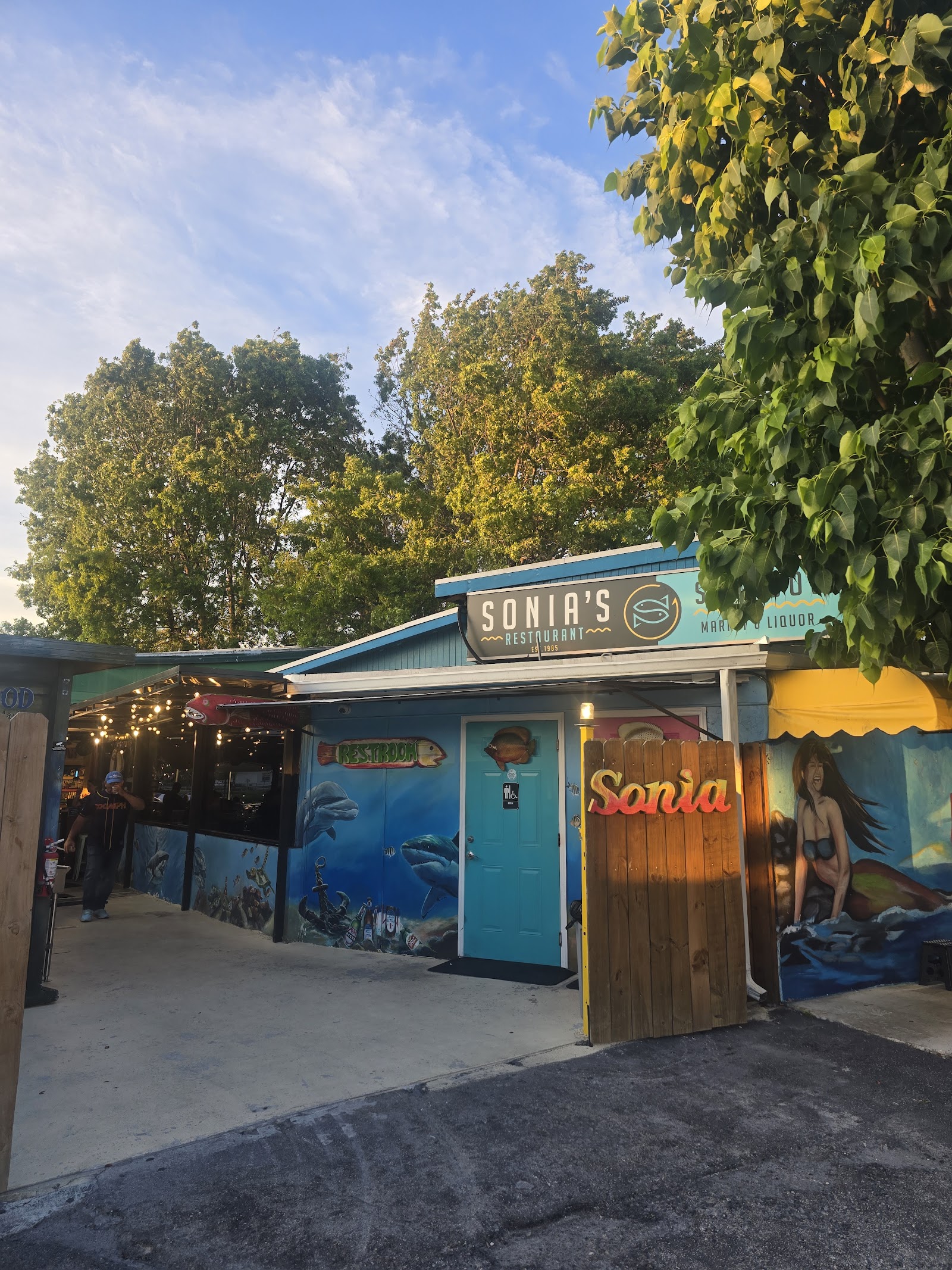 Sonia's Seafood Market & Restaurant