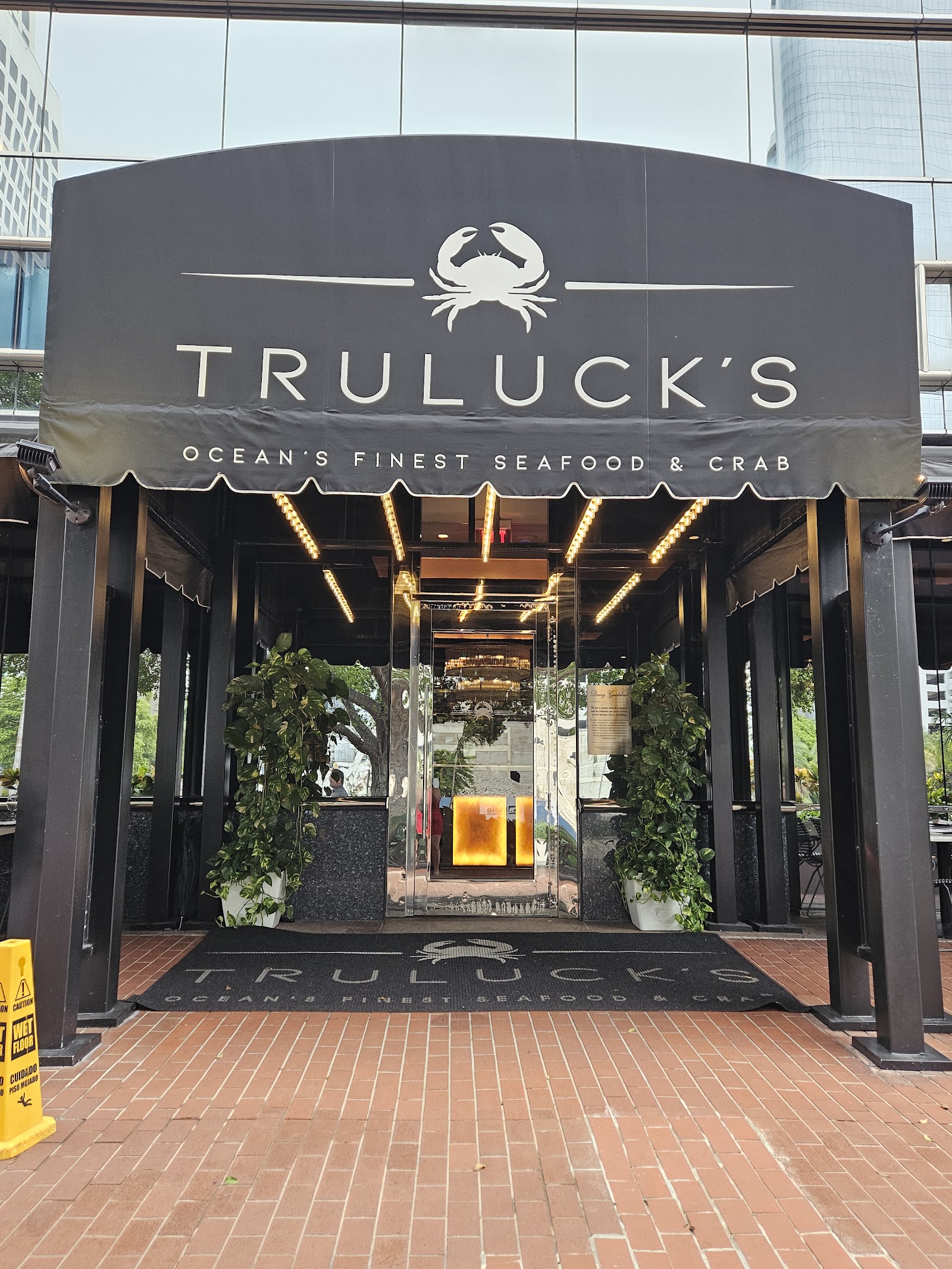 @trulucksrestaurant
